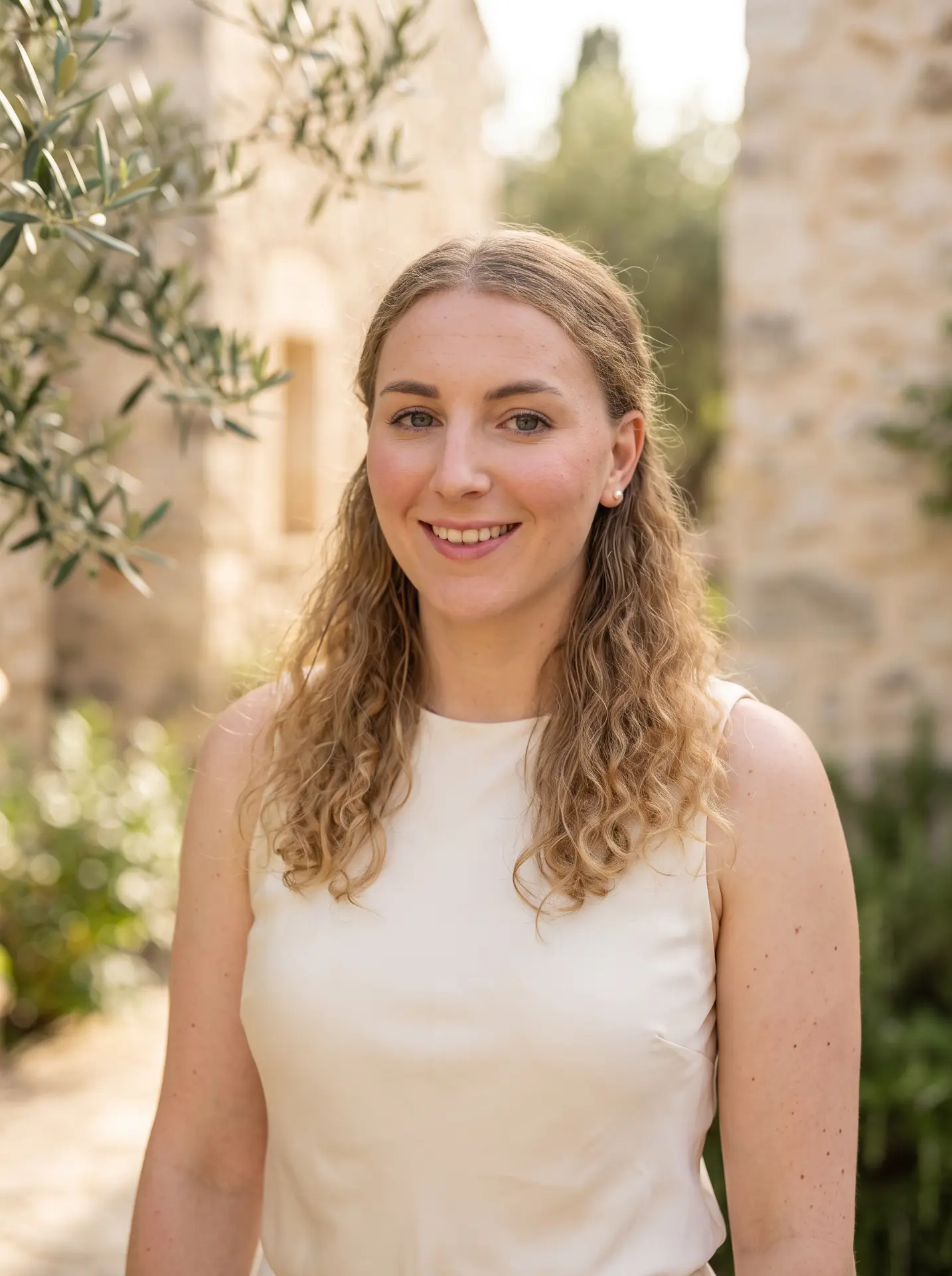 Porträt von Jolina, Gründerin von CASA BRIDAL